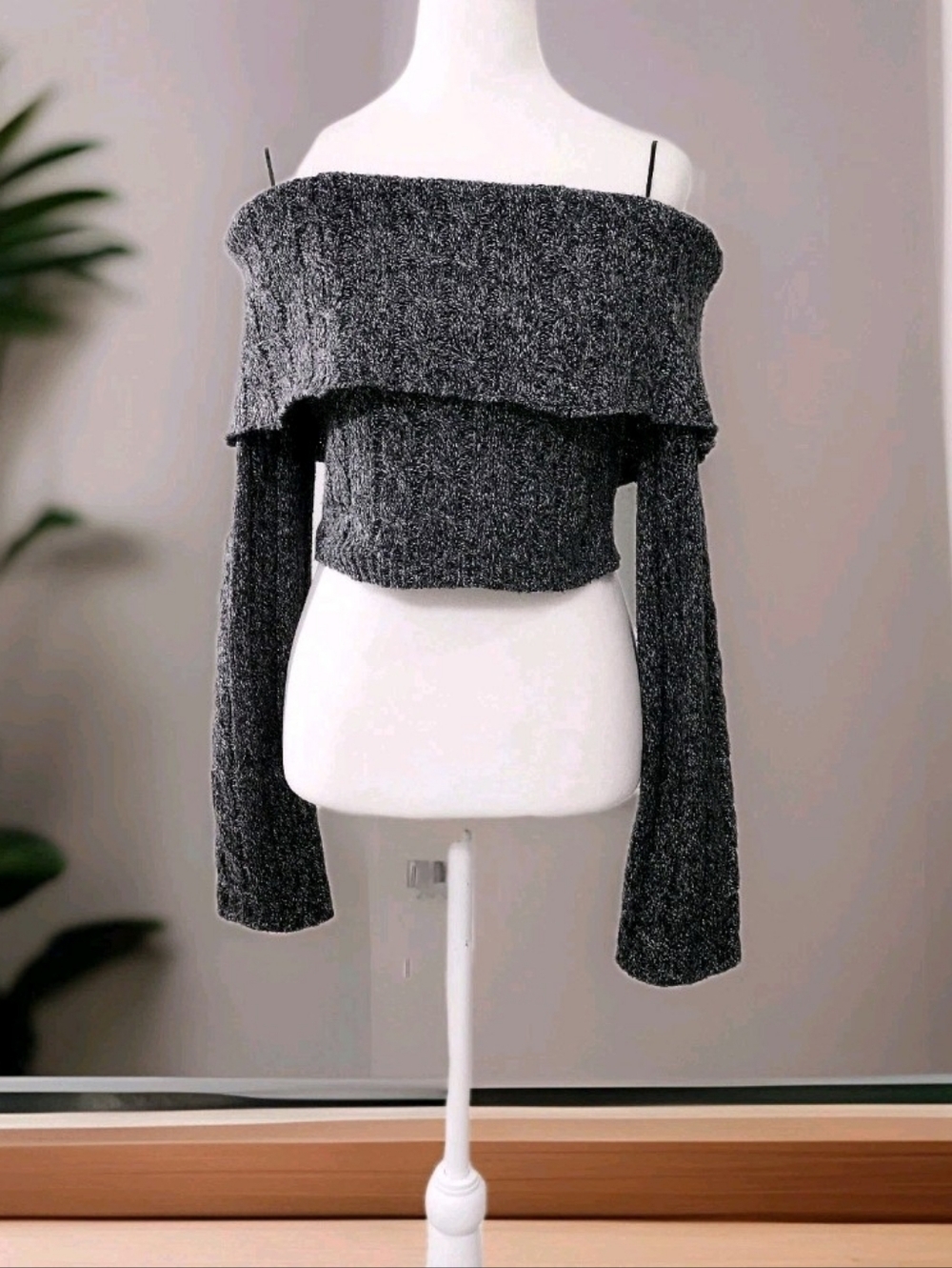 Windsor Charcoal Gray Knit SweaterSz Small